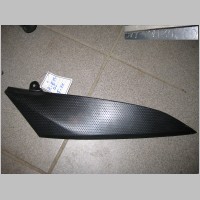 Yamaha R1 2004-06 jobb oldali tanktakaro.jpg